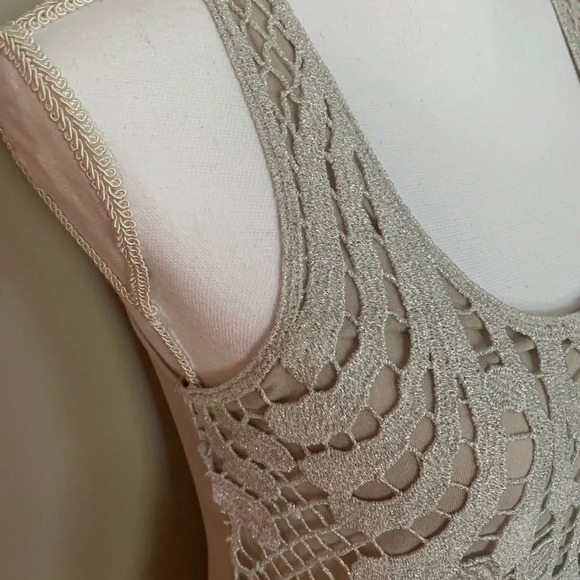 Express‎ tank top - Picture 3 of 5